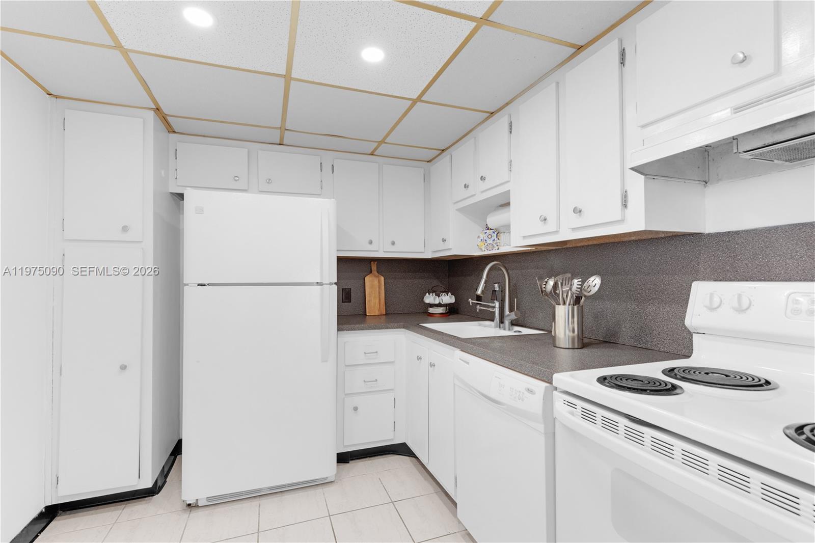 AVENTURA ELDORADO CONDO - Residential