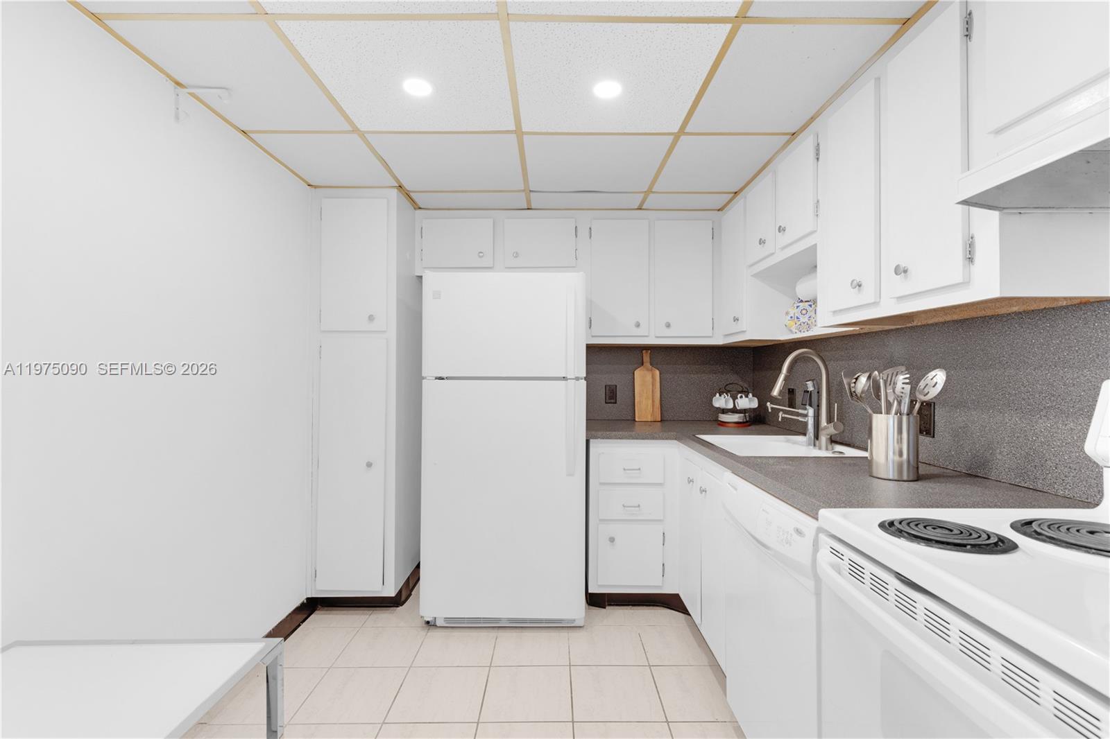 AVENTURA ELDORADO CONDO - Residential