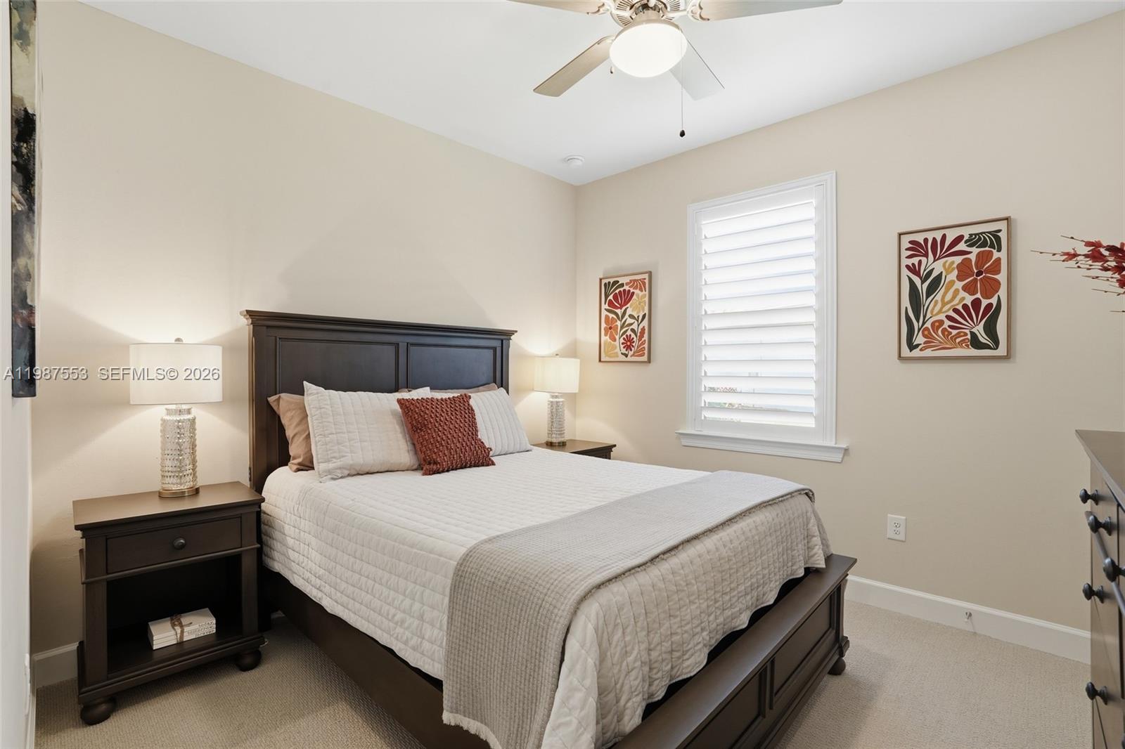 COUNTRY CLUB - Residential