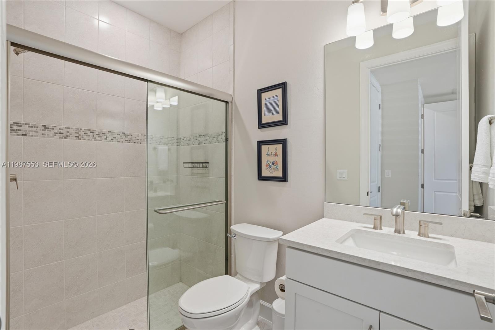 COUNTRY CLUB - Residential