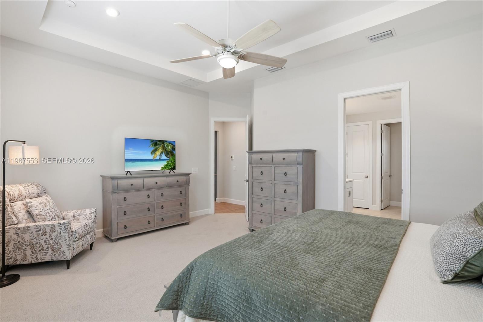 COUNTRY CLUB - Residential