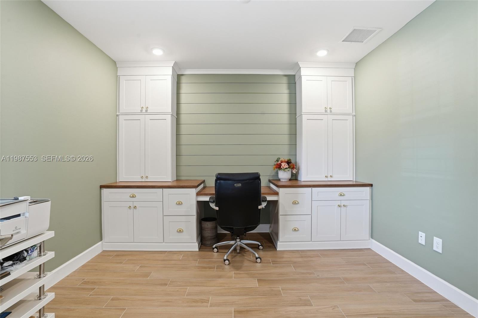 COUNTRY CLUB - Residential