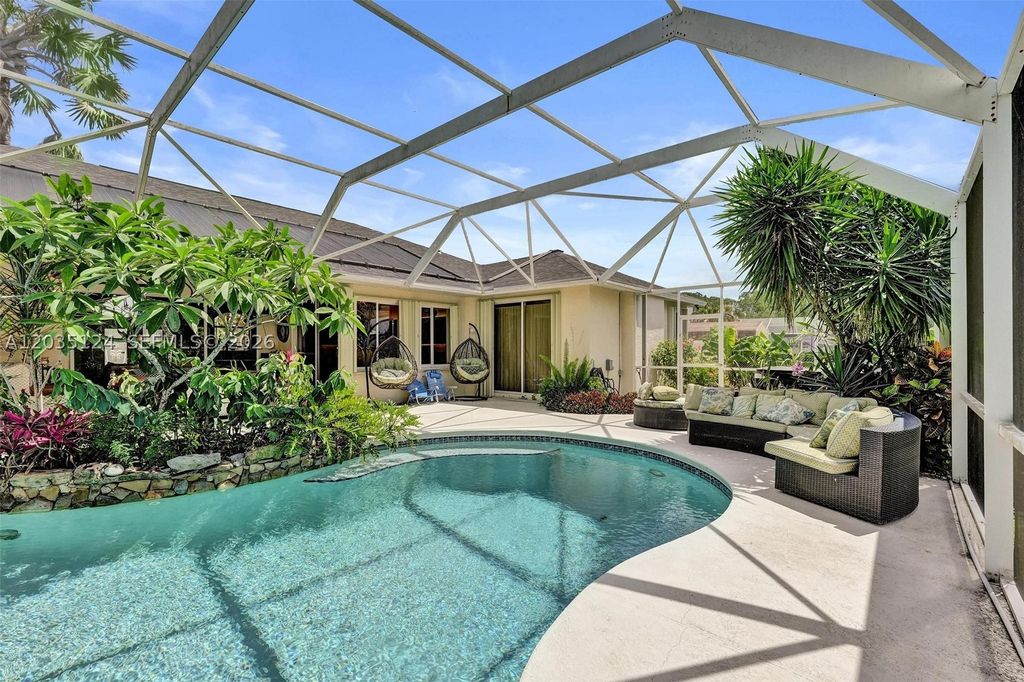 Photo of 462 NE Cornwall, Port St Lucie, FL 34983 (MLS # A12035124)