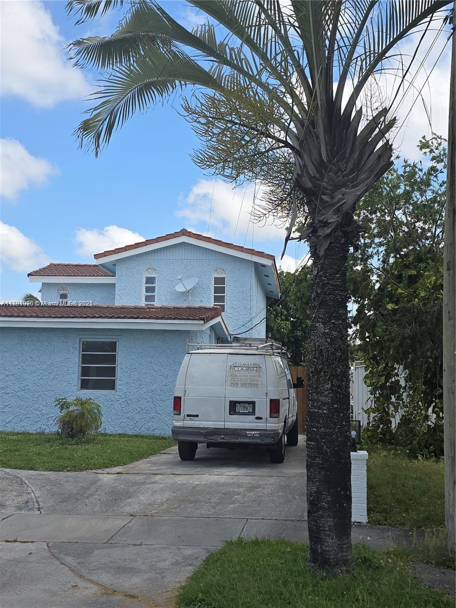 Rental Property at 10981 Sw 44th St 2, Miami, Broward County, Florida - Bedrooms: 1 
Bathrooms: 1  - $2,100 MO.