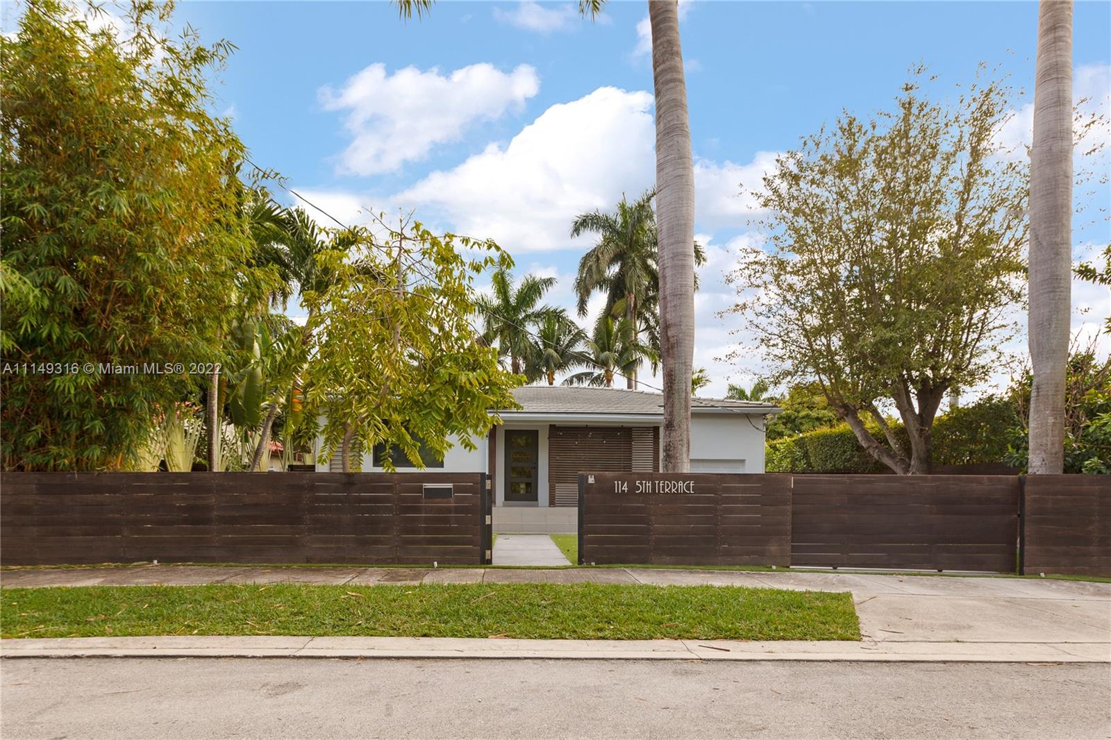 DI LIDO ISLAND - Residential Lease