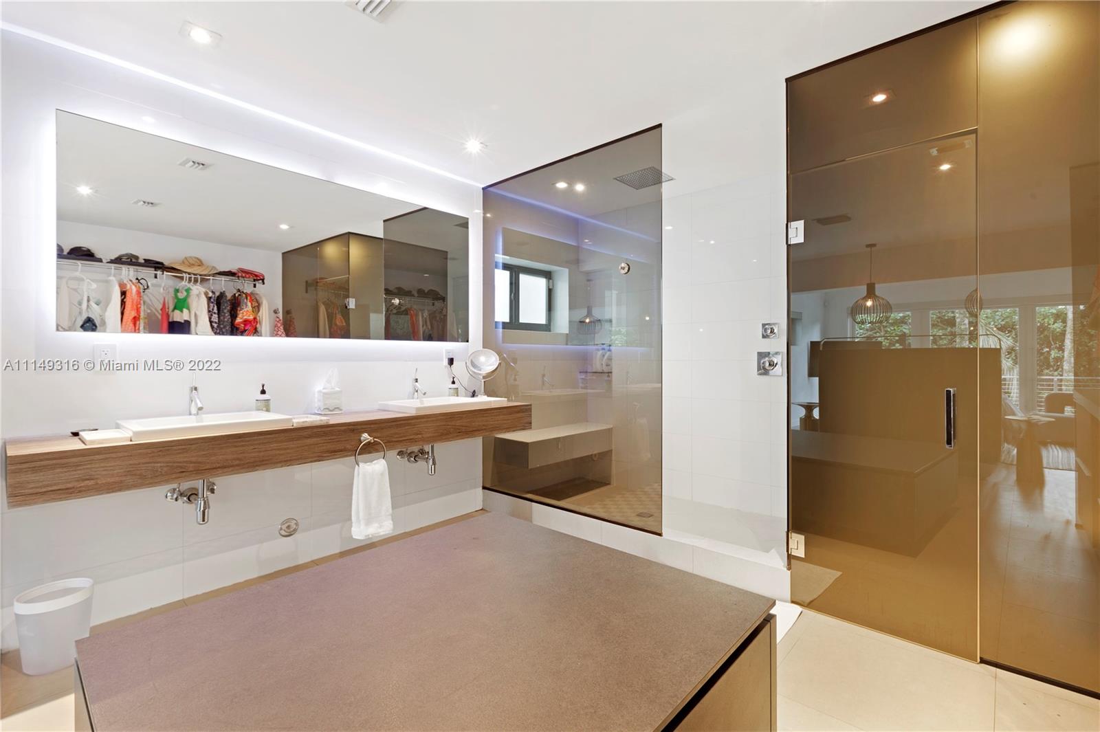 DI LIDO ISLAND - Residential Lease