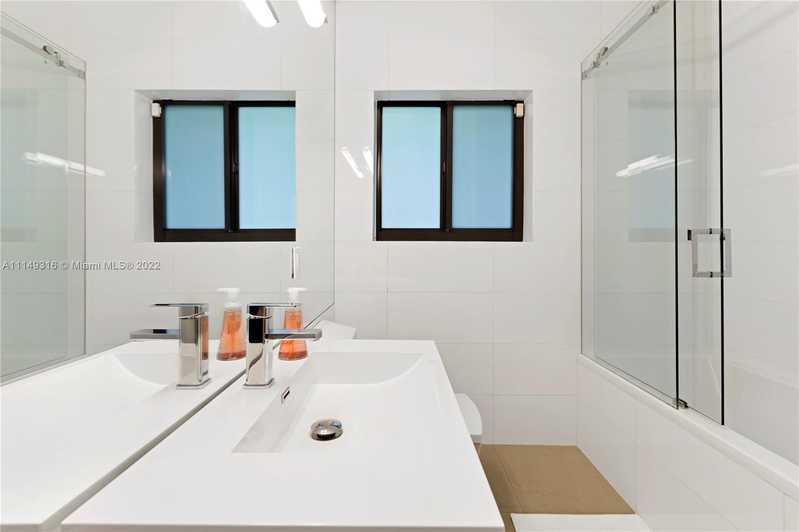 DI LIDO ISLAND - Residential Lease