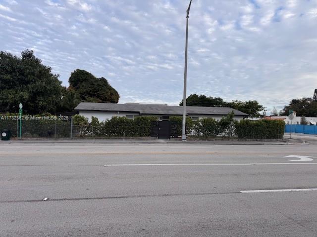 1695 Sw 14th St, Miami, Broward County, Florida - 5 Bedrooms  
3 Bathrooms - 