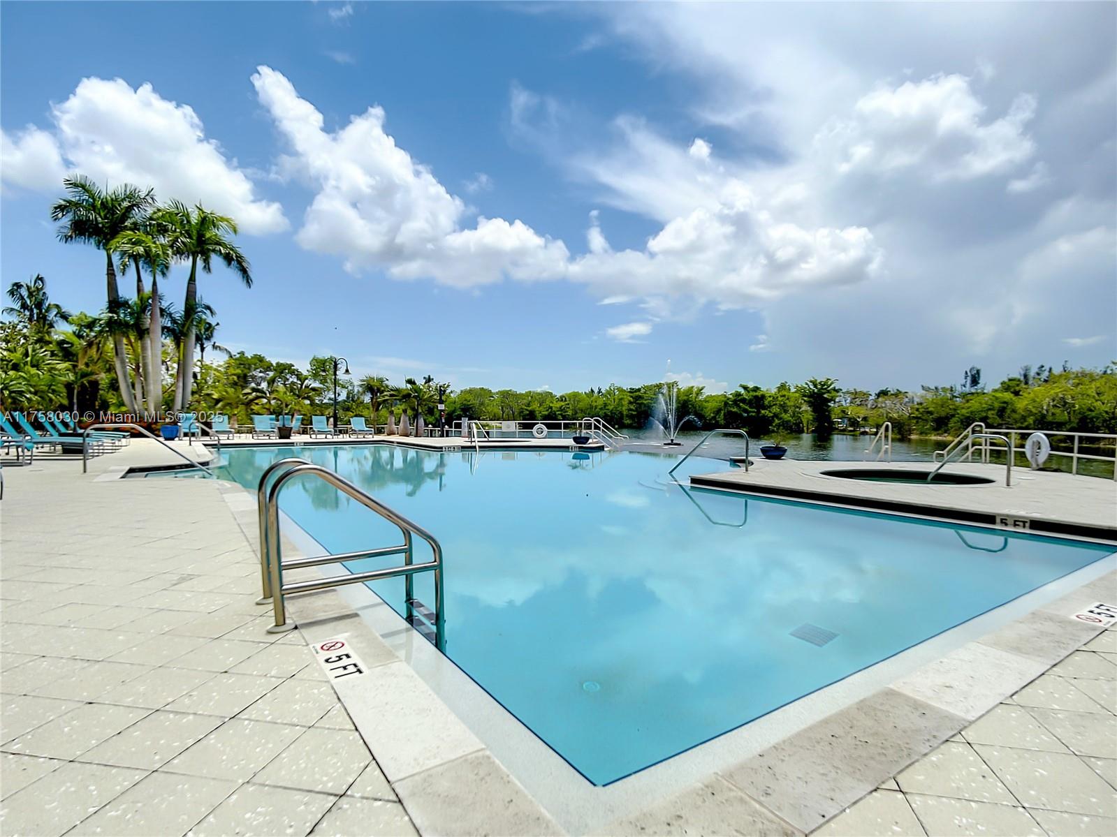 Riva Del Lago - Residential