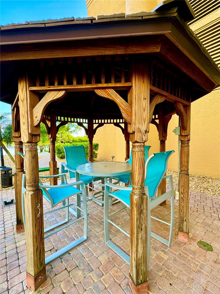 Riva Del Lago - Residential