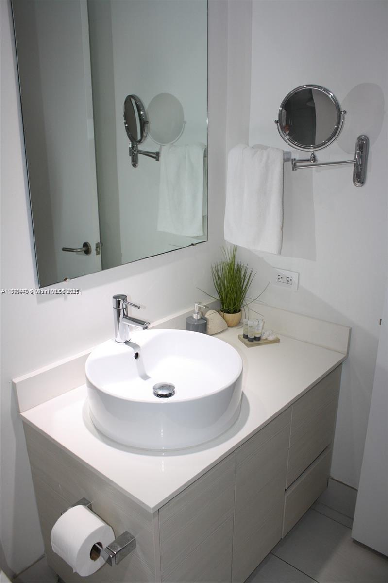 BEACHWALK CONDOMINIUM - Residential Lease