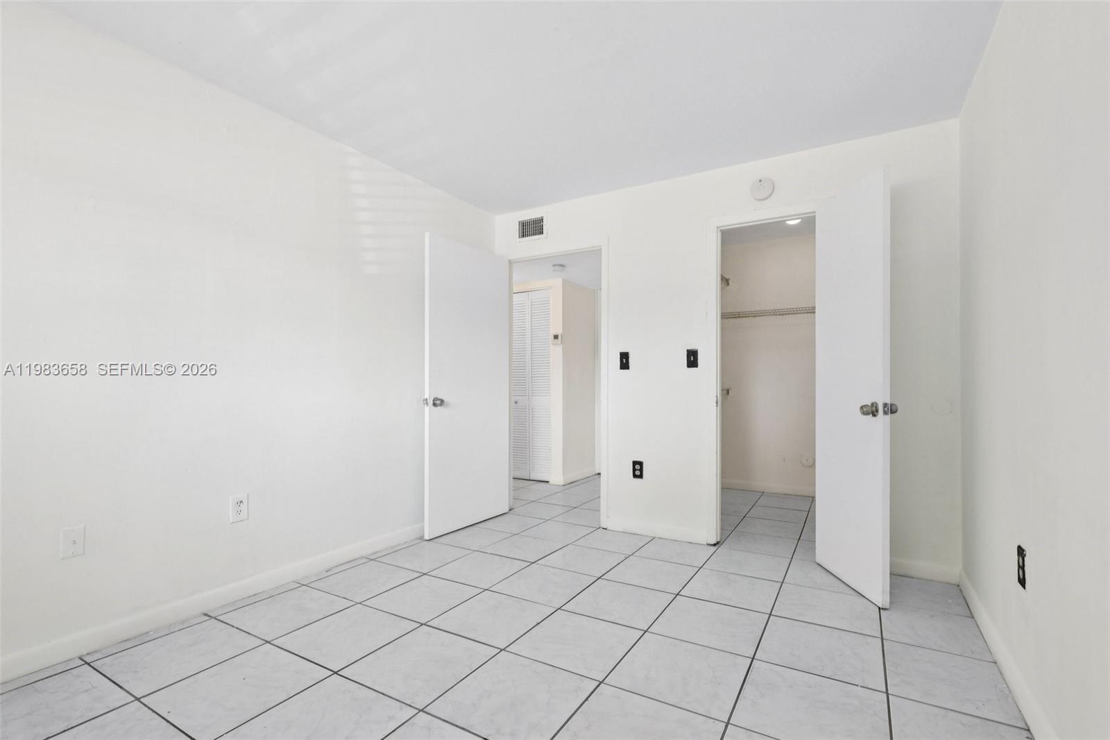 MAGNOLIA LANE CONDO - Residential