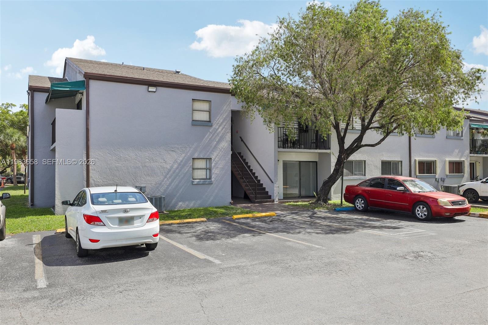 MAGNOLIA LANE CONDO - Residential