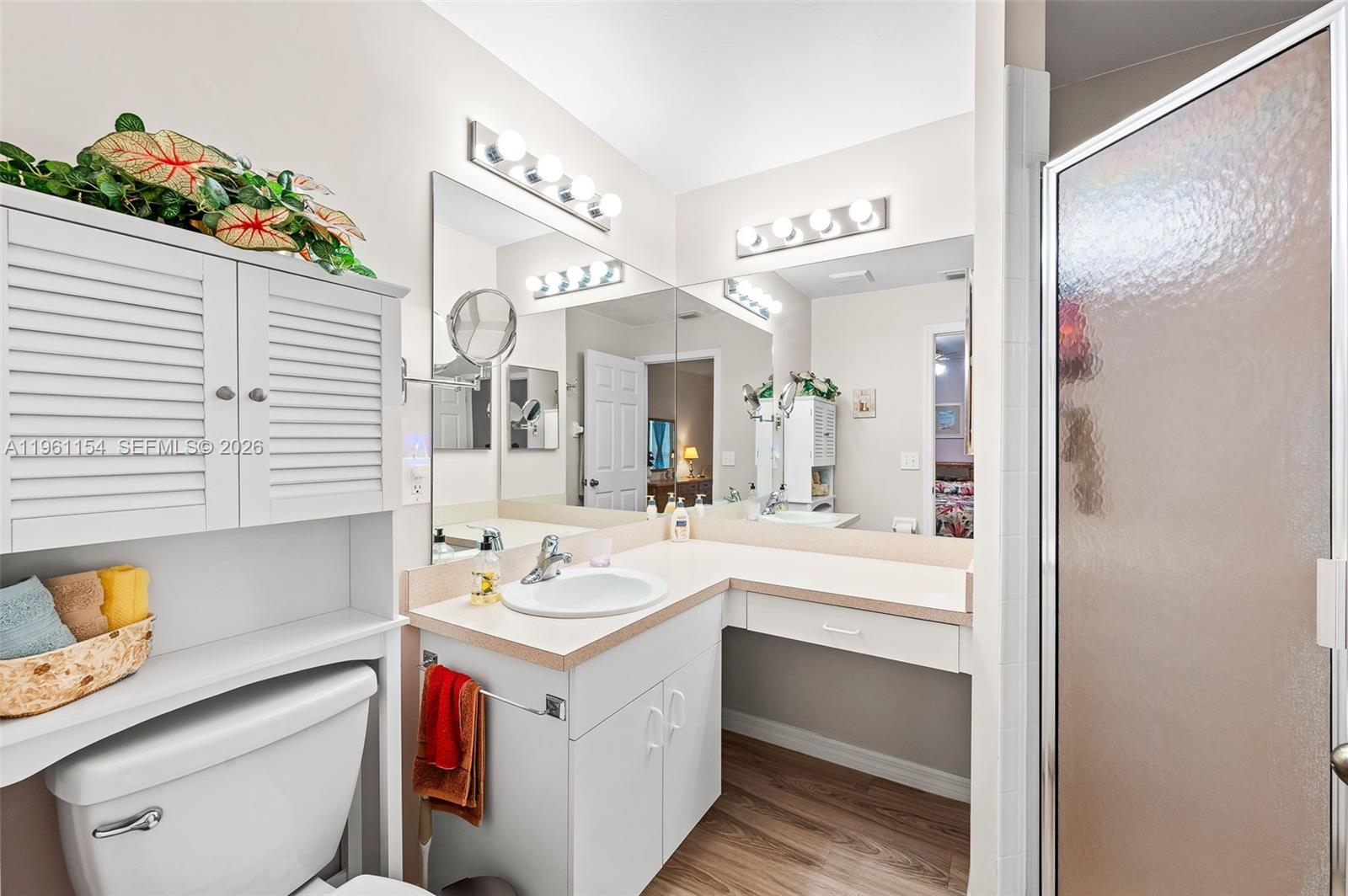 MIRROR LAKES - Residential