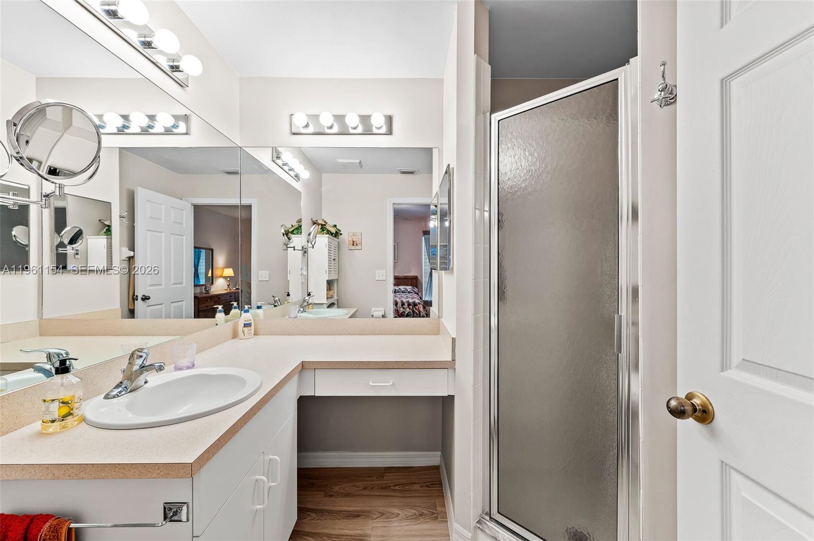 MIRROR LAKES - Residential