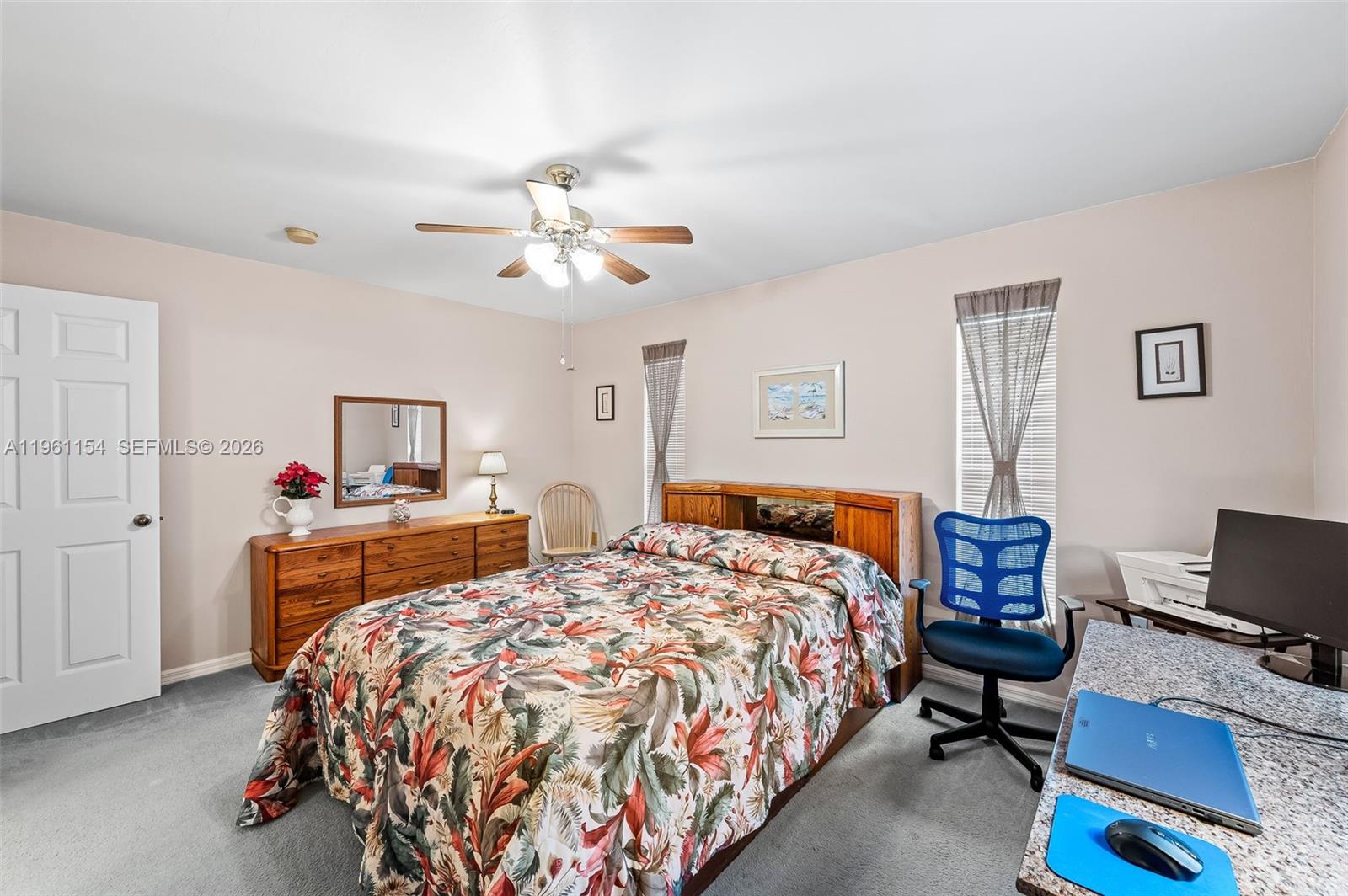 MIRROR LAKES - Residential