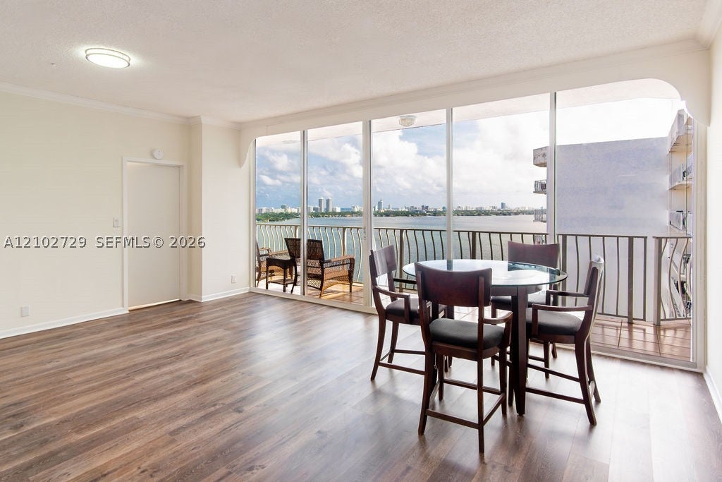 7601 E Treasure Dr PH124