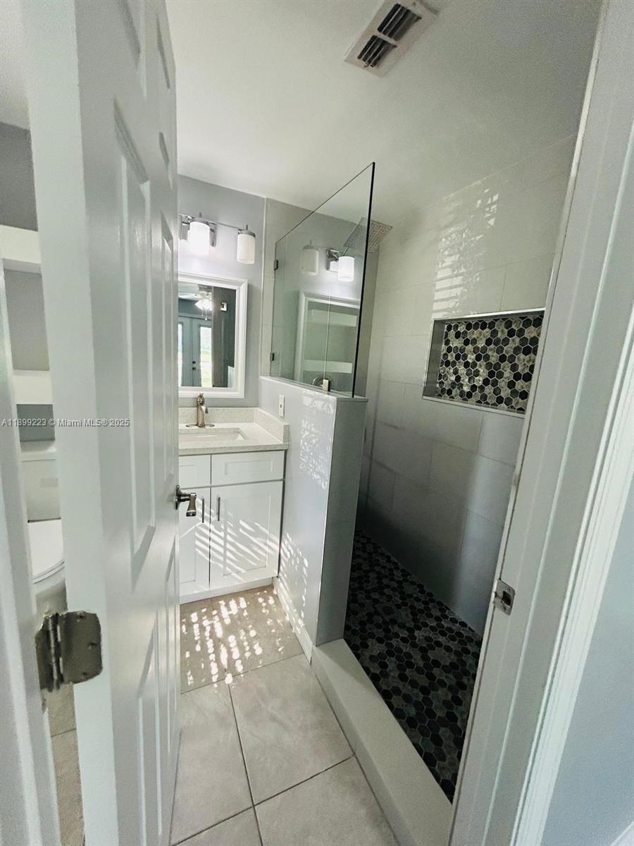 SPRING HILL UNIT 10 - Residential Lease