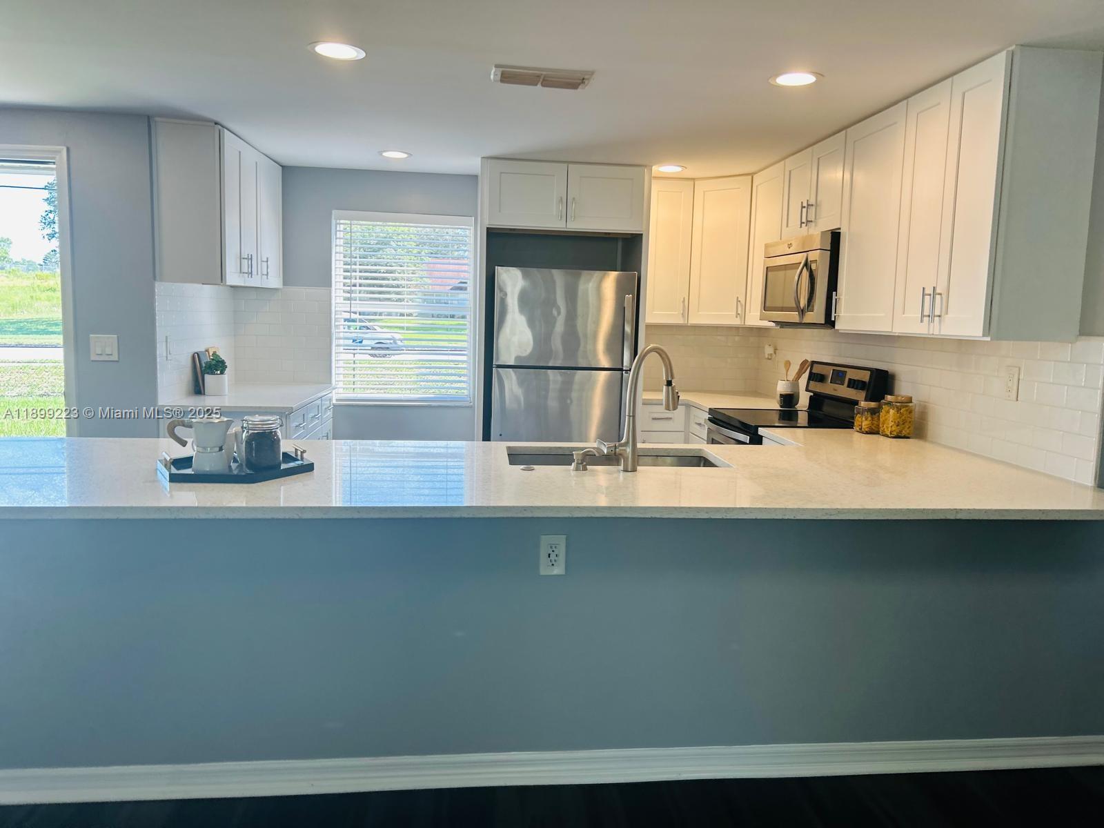 SPRING HILL UNIT 10 - Residential Lease