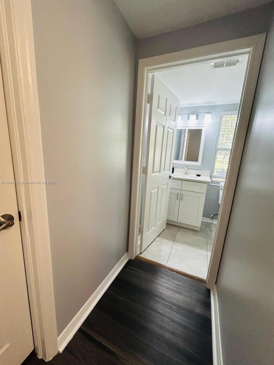 SPRING HILL UNIT 10 - Residential Lease