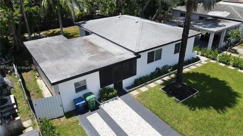 270 NE 162nd St Miami FL 33162