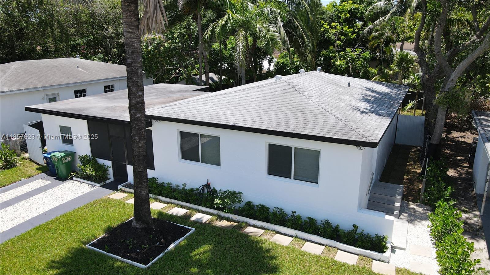 270 NE 162nd St