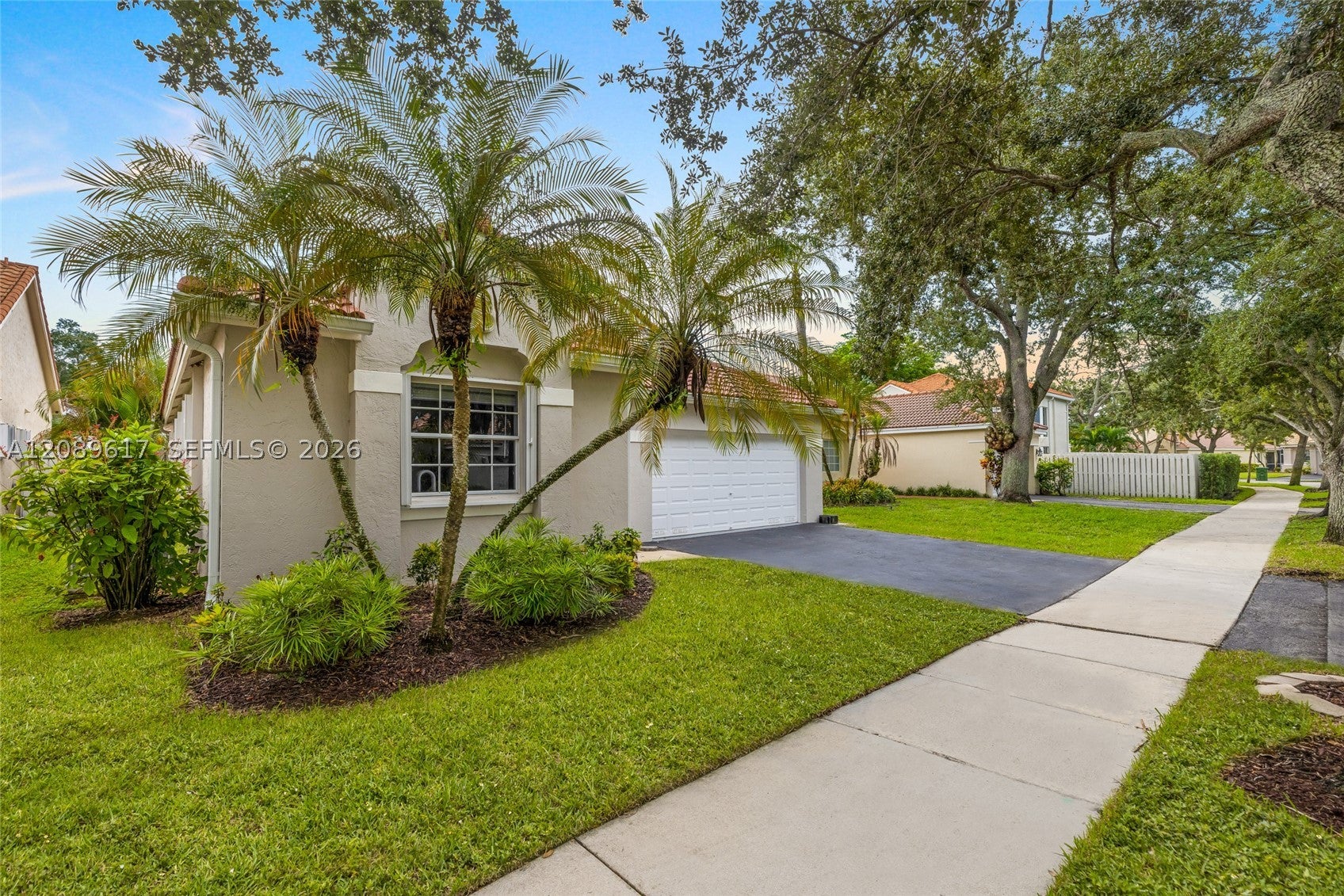 1315 Bayview Cir, Weston FL 33326