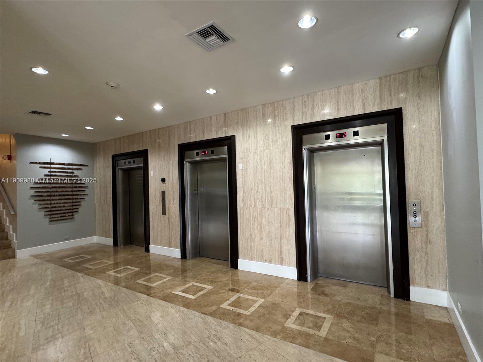 PARKVIEW POINT CONDO - Residential Lease