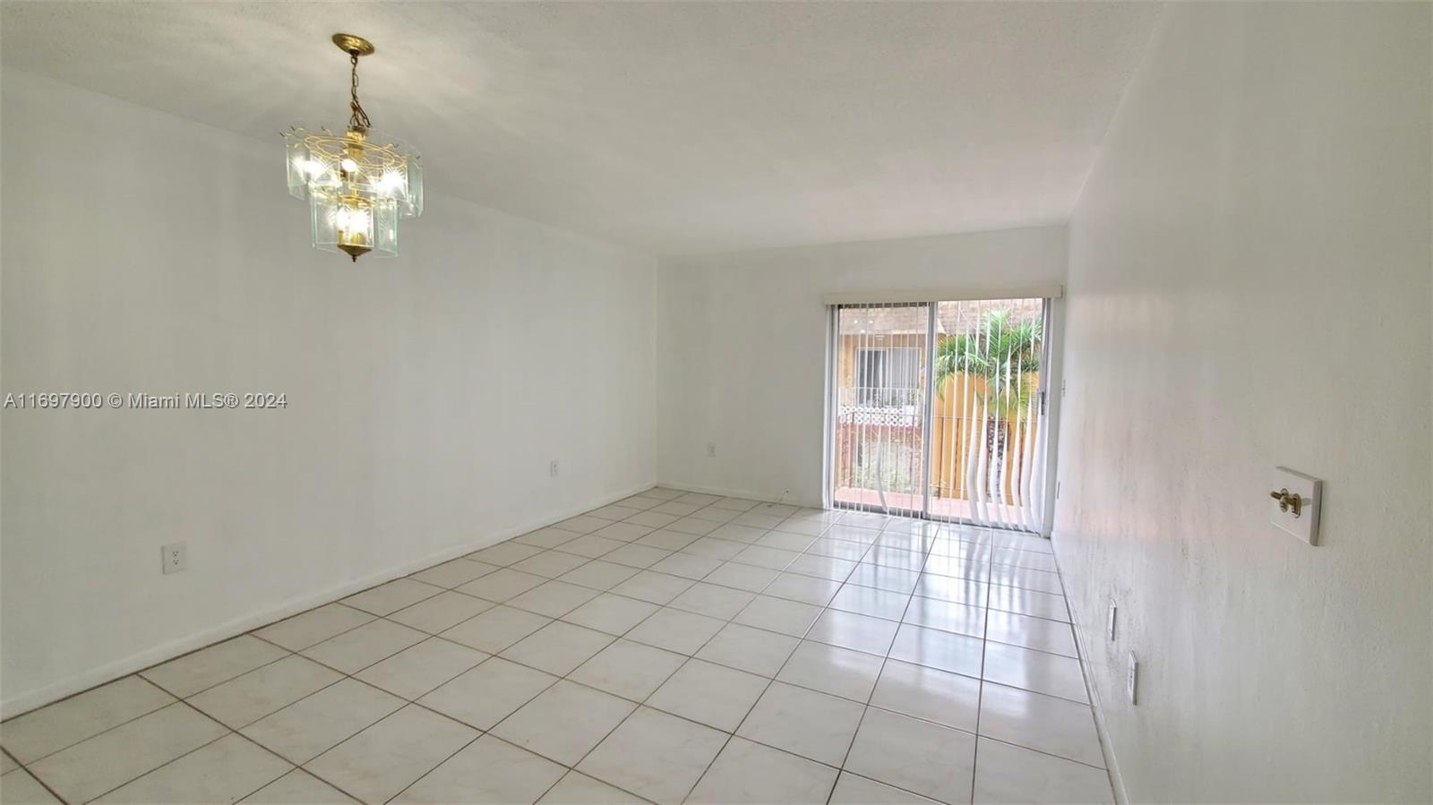 1008 Nw 45th Ave 15, Miami, Broward County, Florida - 1 Bedrooms  
1 Bathrooms - 