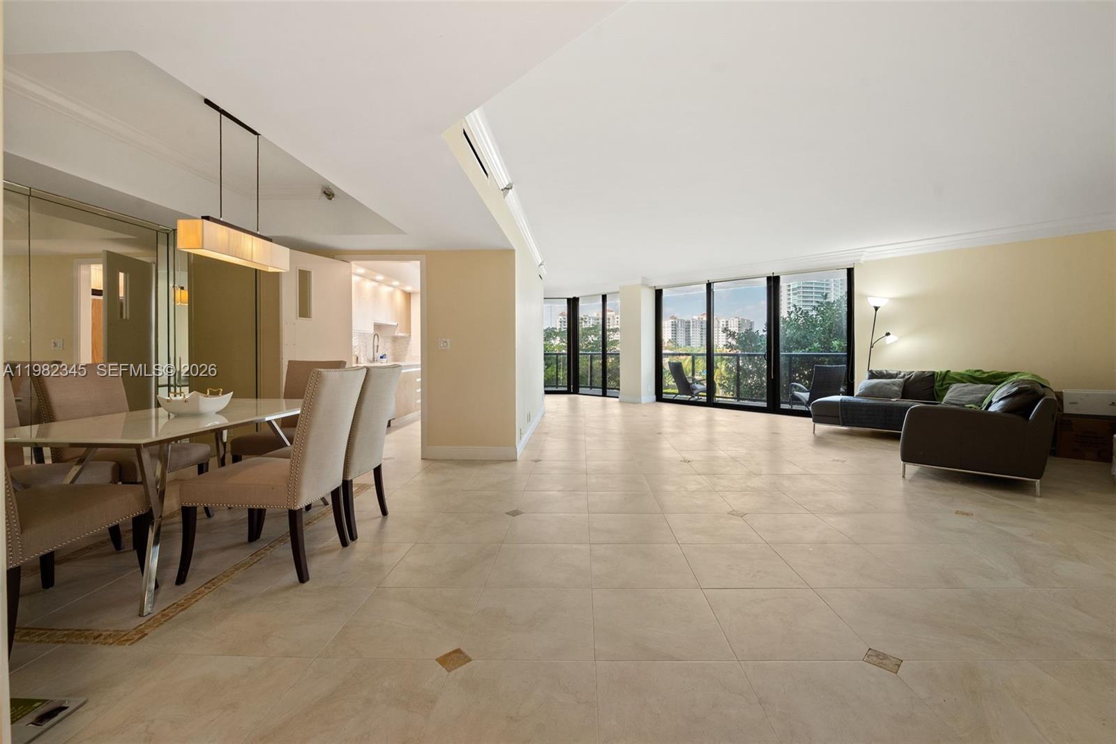 TURNBERRY ISLE SOUTH COND - Residential