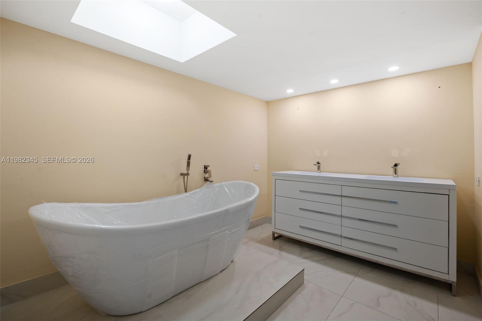 TURNBERRY ISLE SOUTH COND - Residential