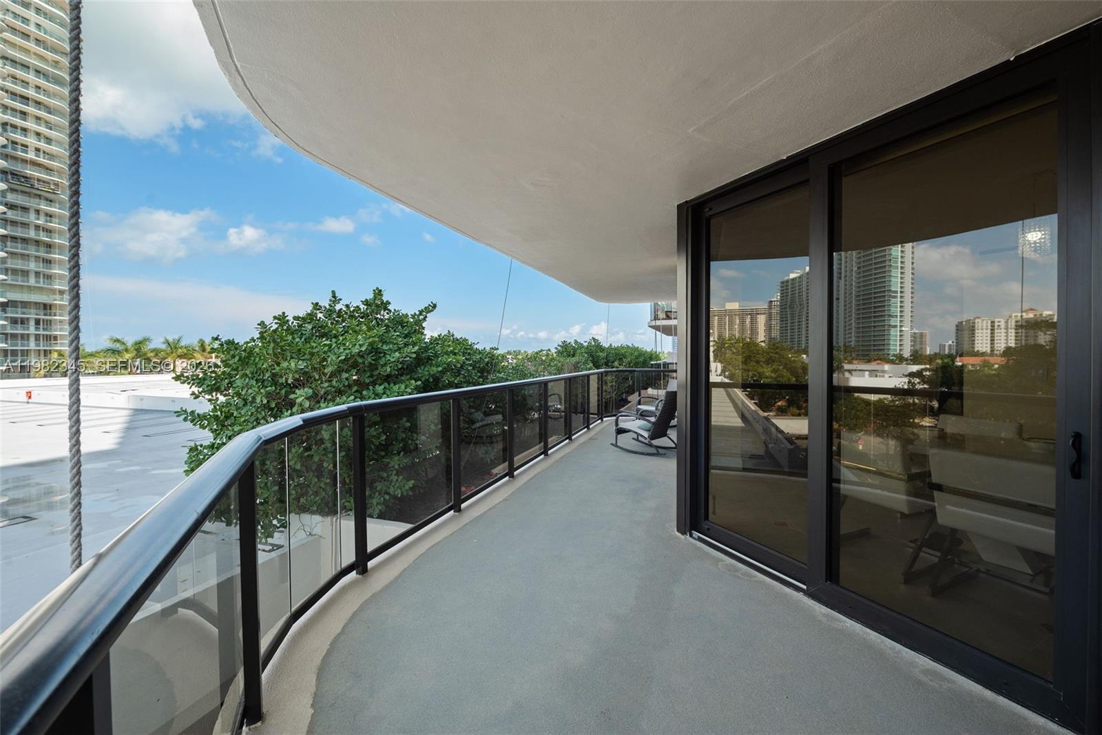 TURNBERRY ISLE SOUTH COND - Residential