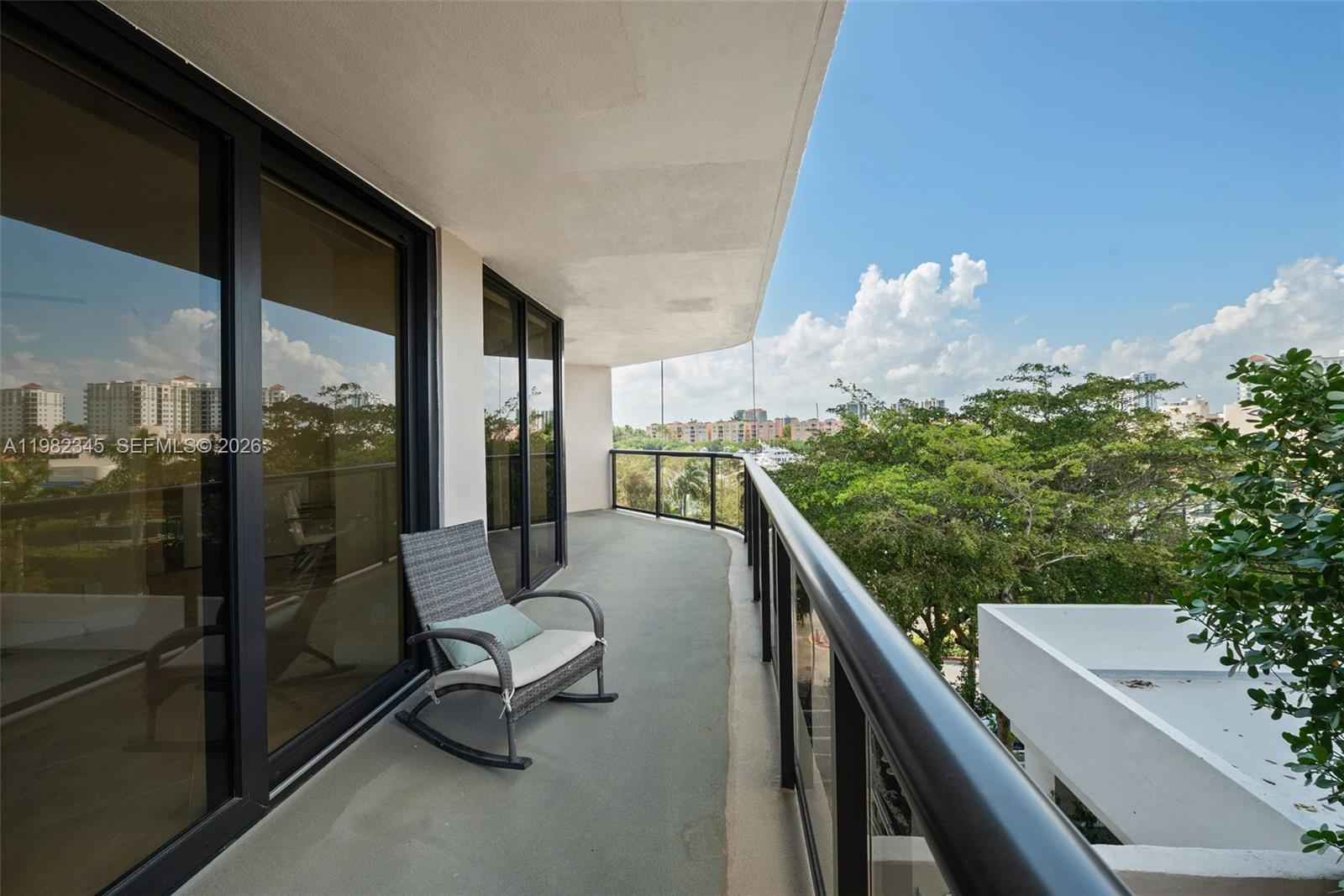 TURNBERRY ISLE SOUTH COND - Residential