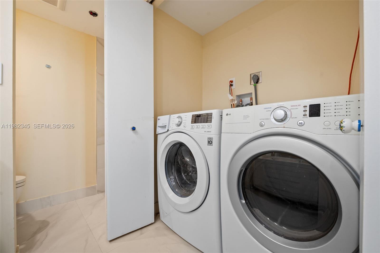 TURNBERRY ISLE SOUTH COND - Residential