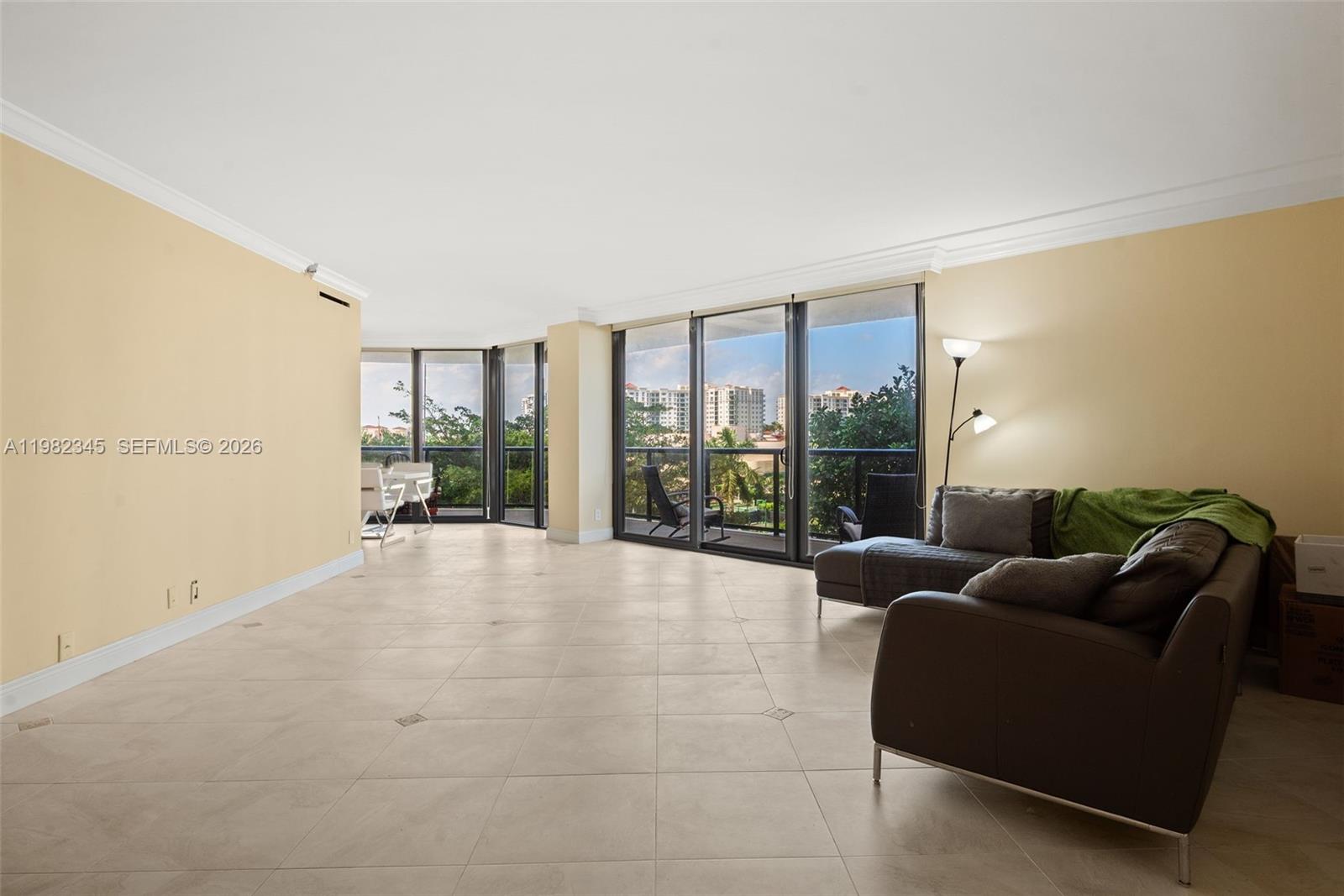 TURNBERRY ISLE SOUTH COND - Residential