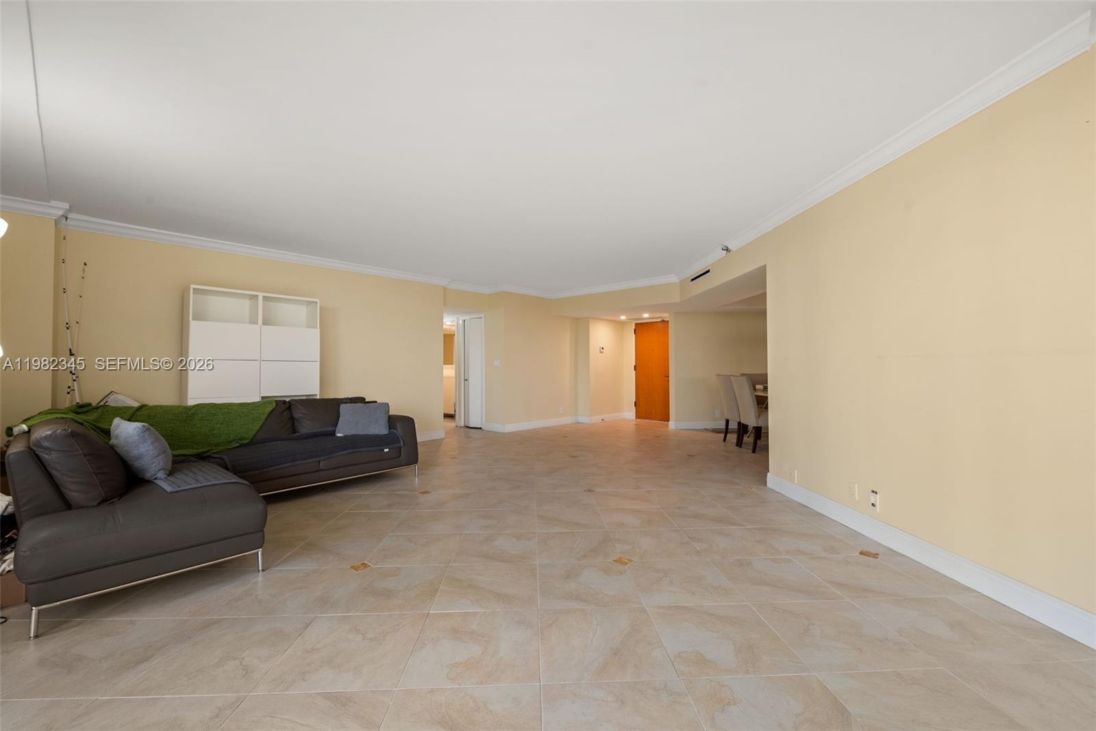 TURNBERRY ISLE SOUTH COND - Residential