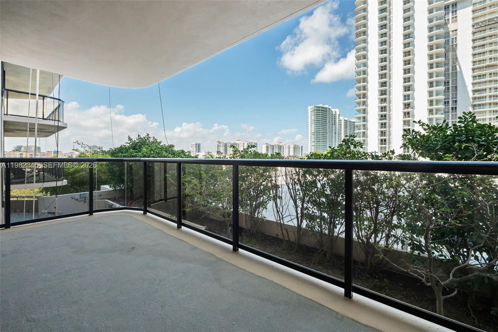 TURNBERRY ISLE SOUTH COND - Residential