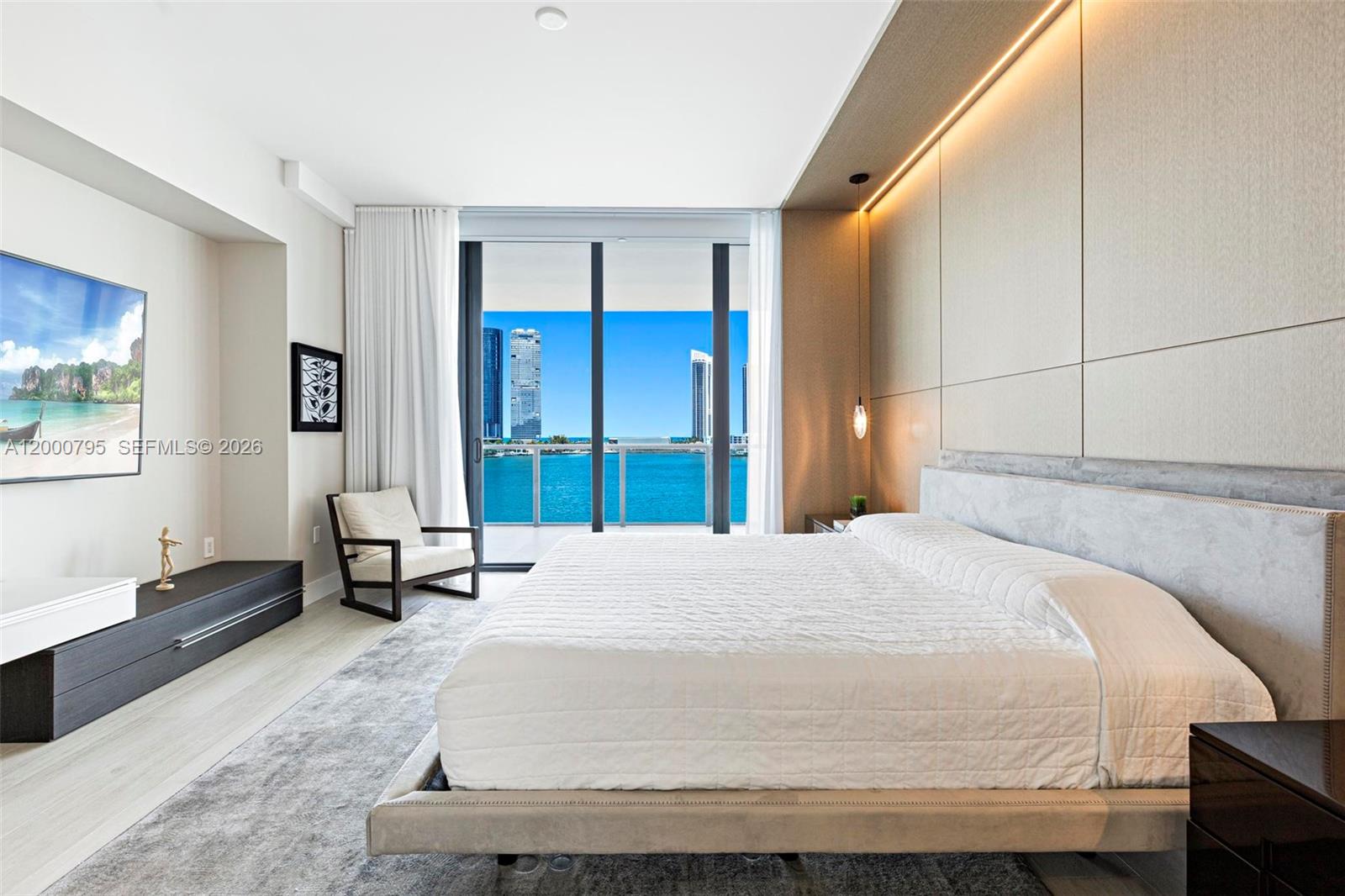 PRIVE CONDO - Residential