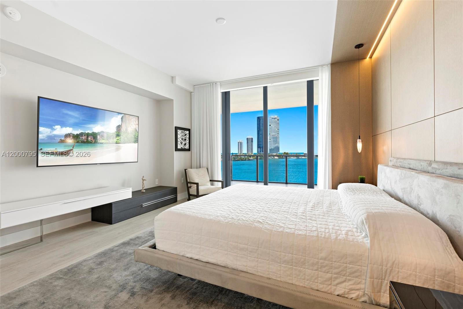PRIVE CONDO - Residential