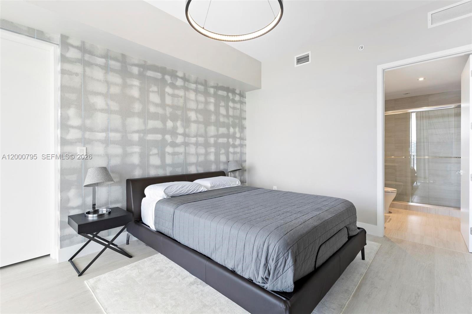 PRIVE CONDO - Residential