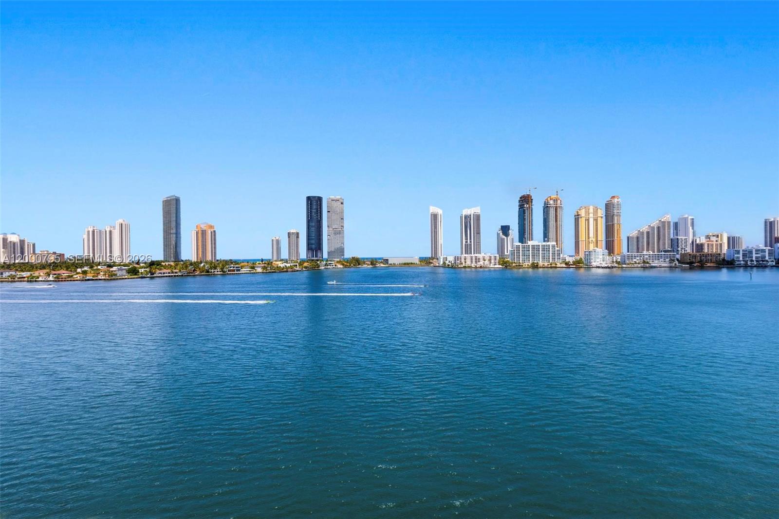 PRIVE CONDO - Residential