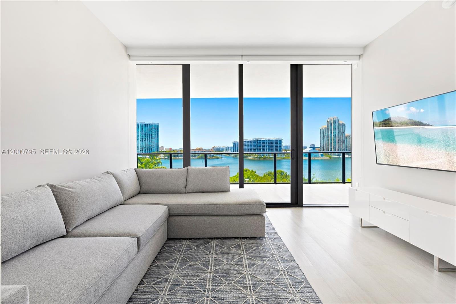 PRIVE CONDO - Residential