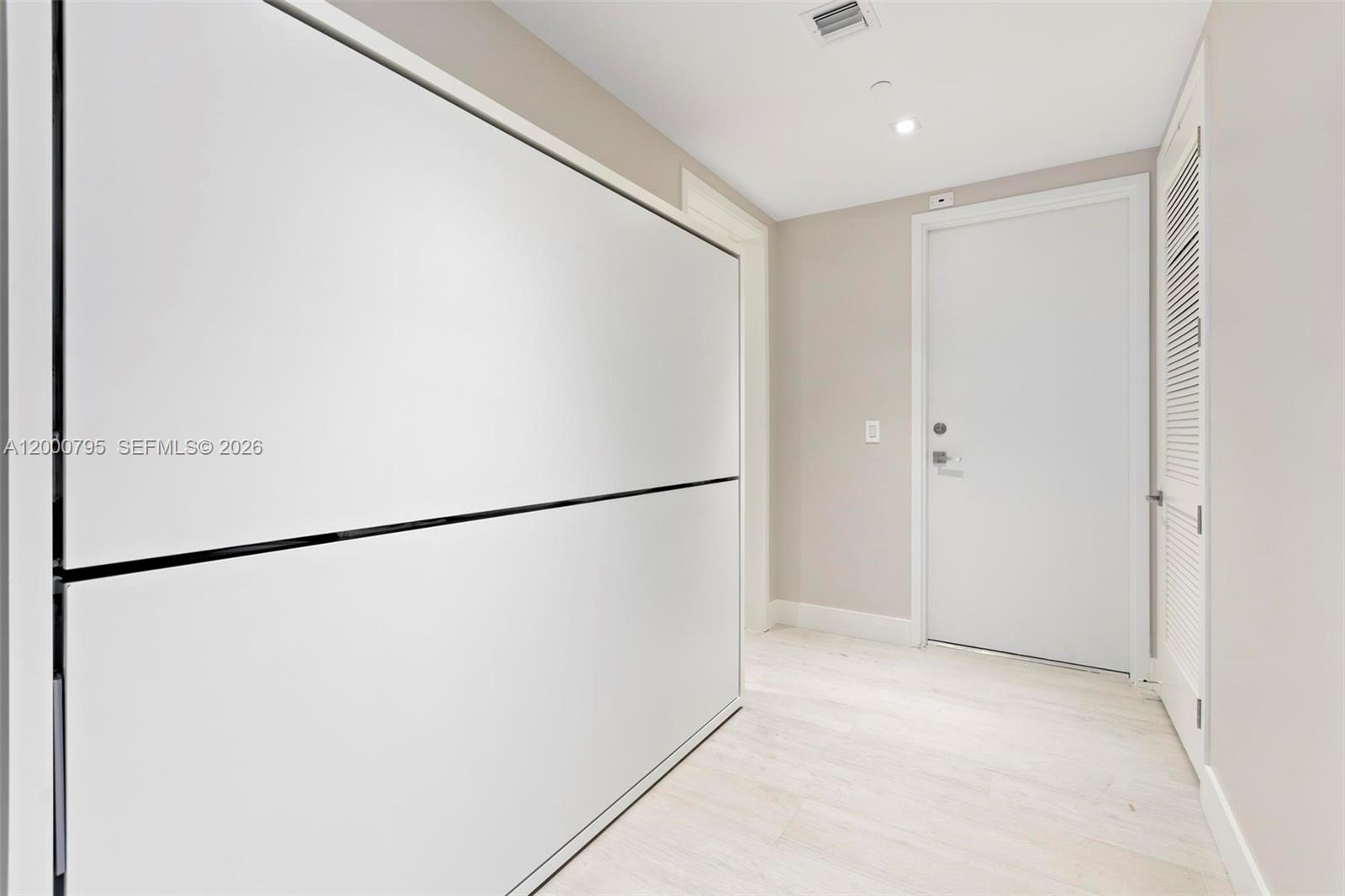 PRIVE CONDO - Residential