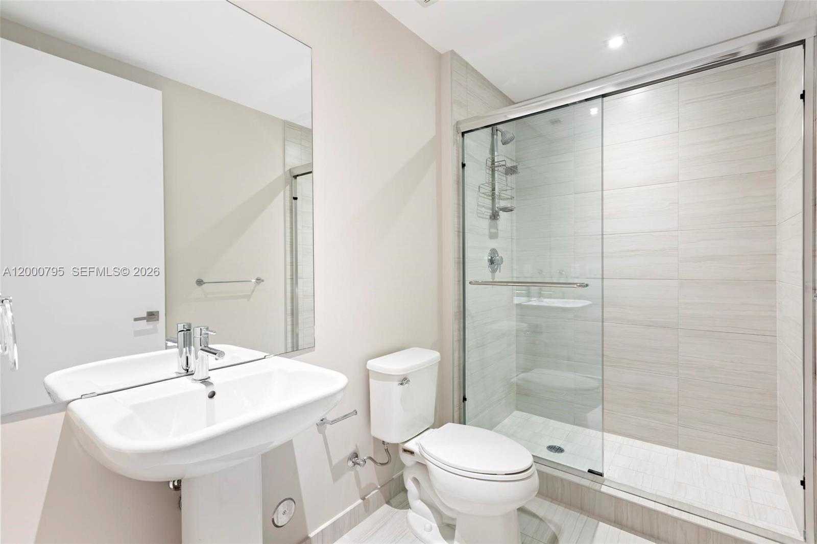 PRIVE CONDO - Residential