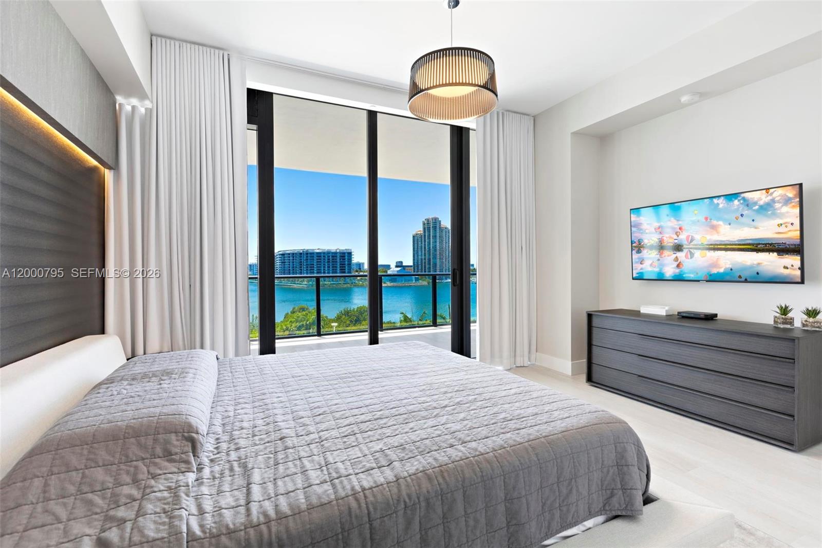 PRIVE CONDO - Residential