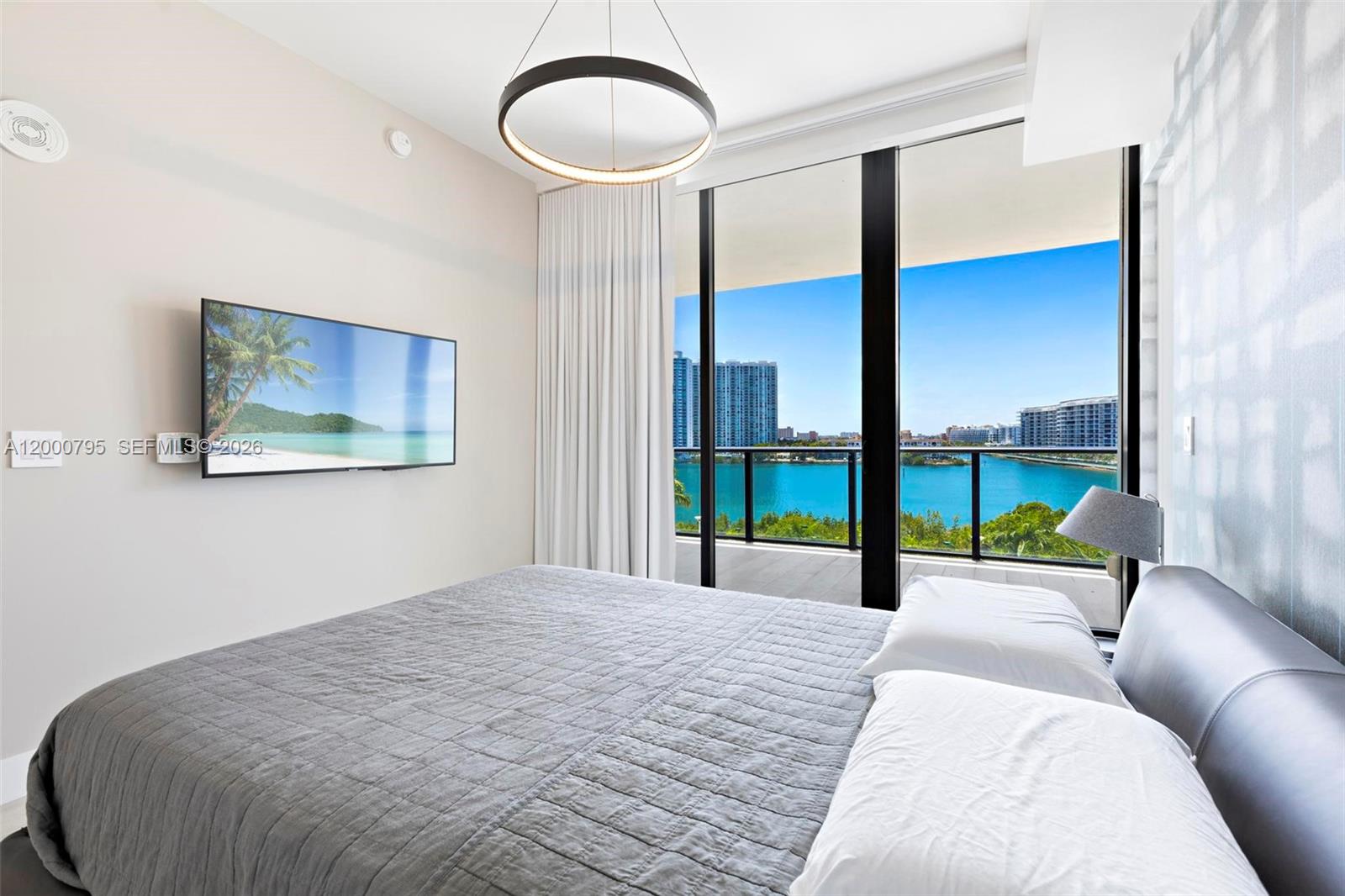 PRIVE CONDO - Residential