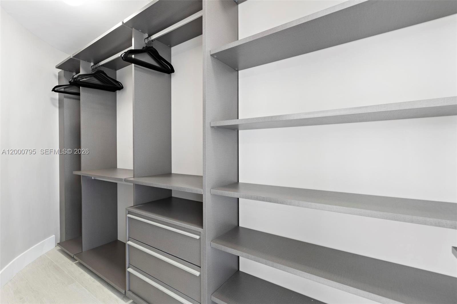 PRIVE CONDO - Residential