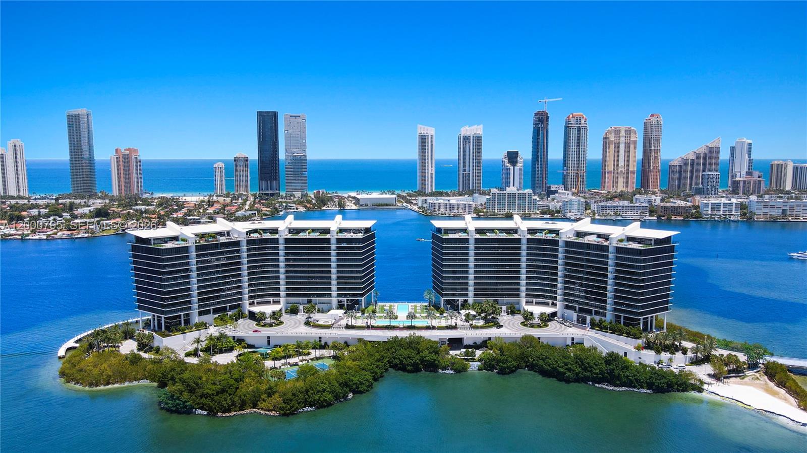 PRIVE CONDO - Residential