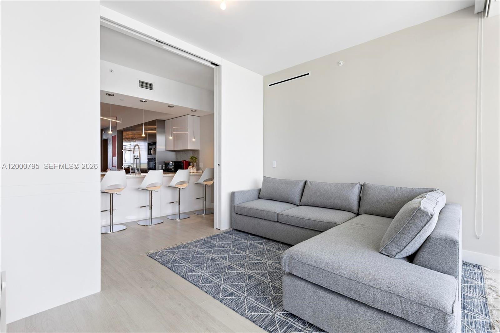 PRIVE CONDO - Residential