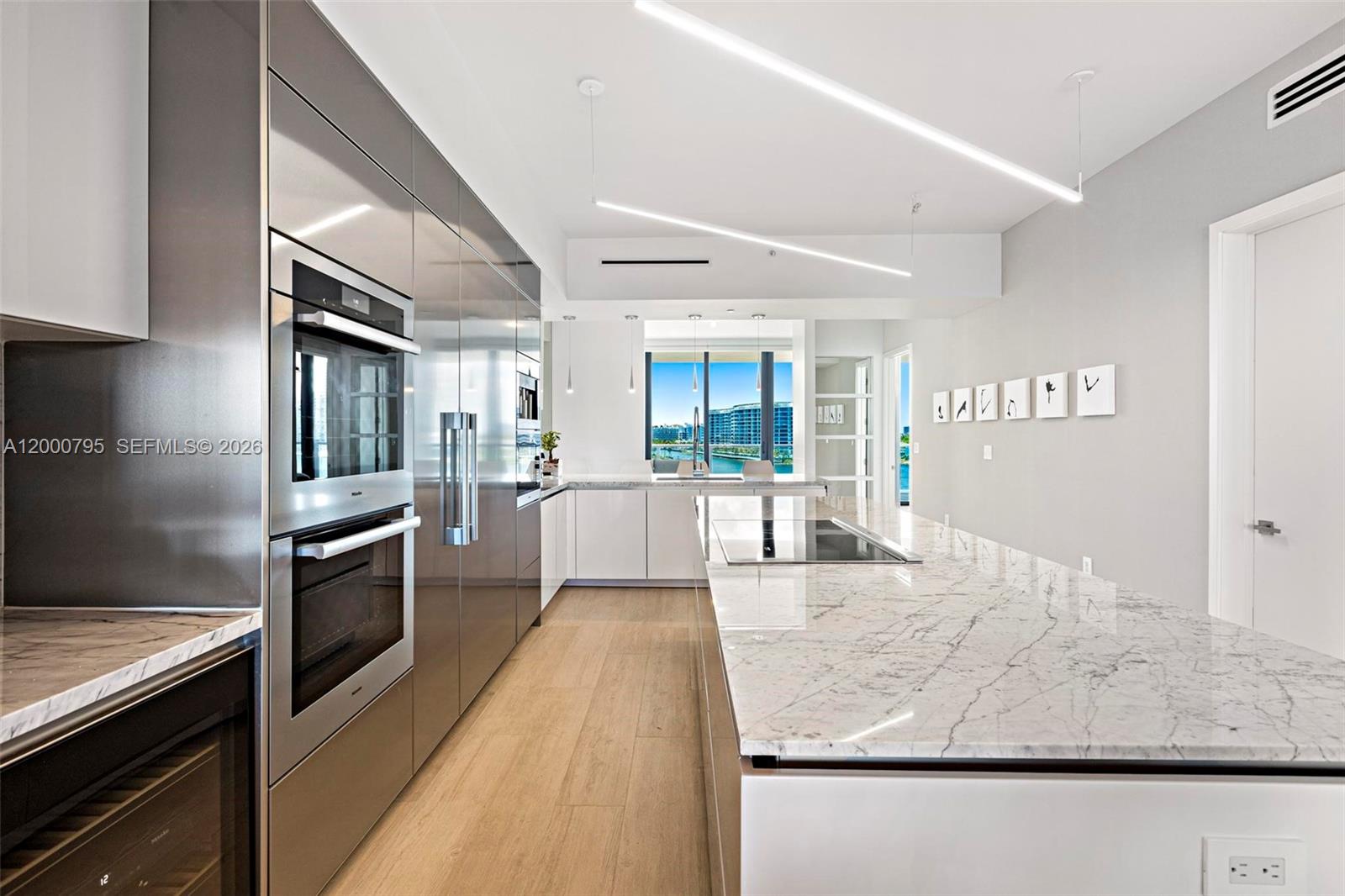 PRIVE CONDO - Residential